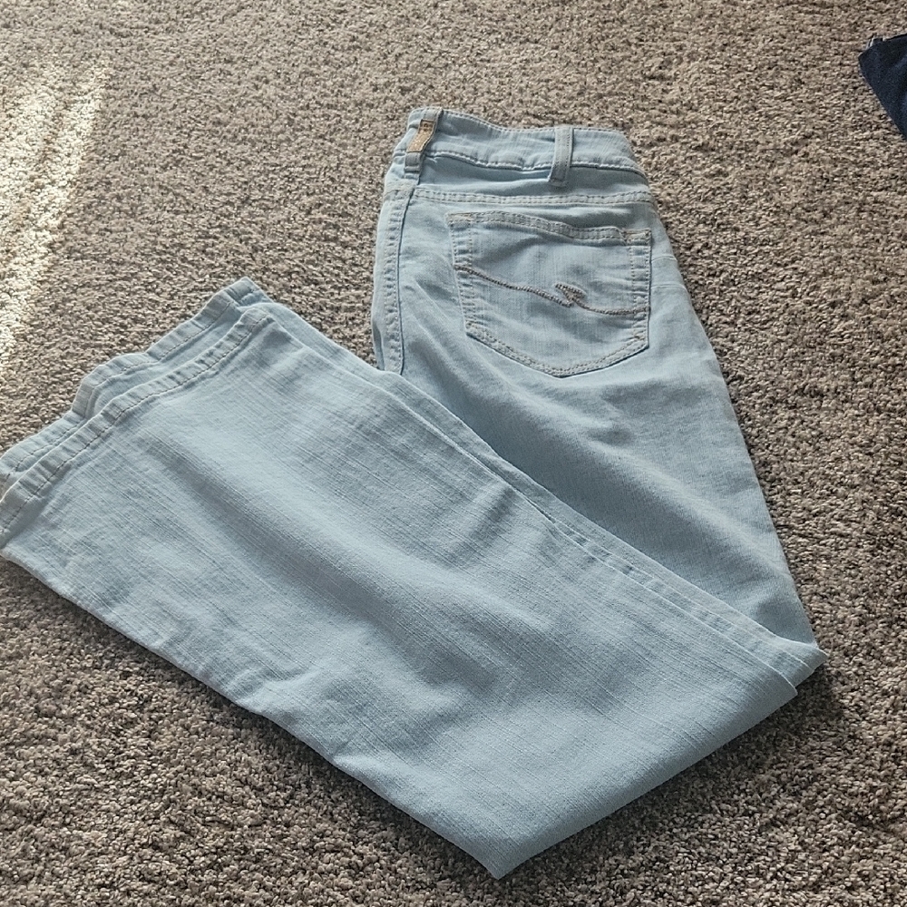 Ariar Light Blue Denim Jeans